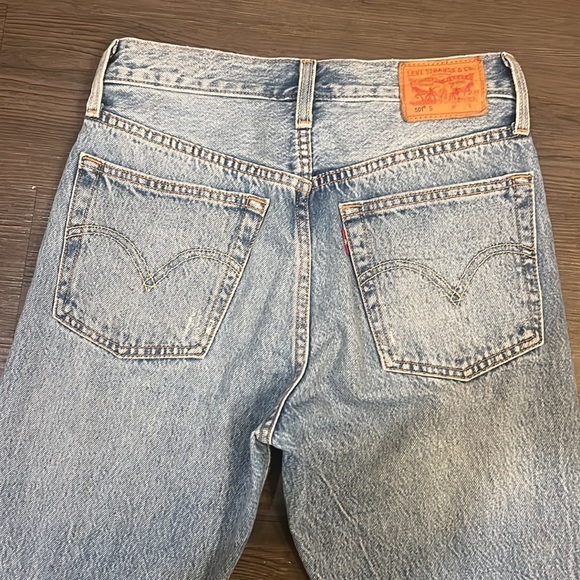 Levi’s 501 High Rise Distressed Straight Leg Jean - Picture 3 of 6